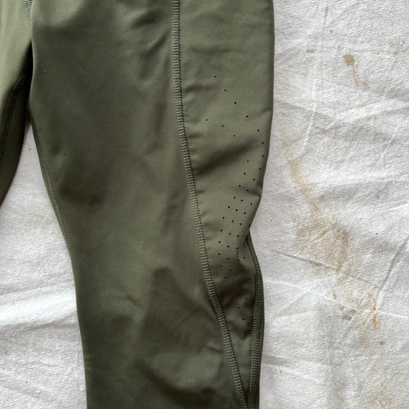 Like new Womens all in motion leggings. Medium - Picture 2 of 6